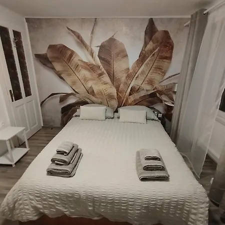 Old Town Theo Апартаменты