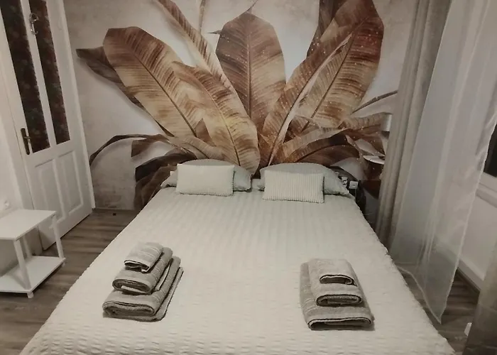 Old Town Theo شقة